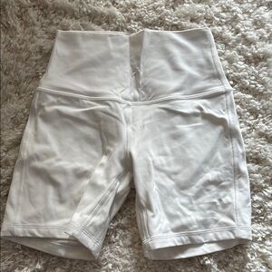 Lululemon white align short size 4 6in inseam